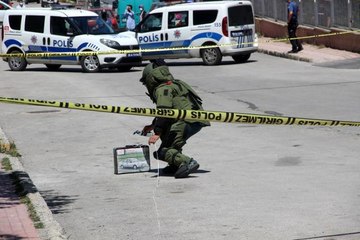 Şüpheli paket polisi alarma geçirdi