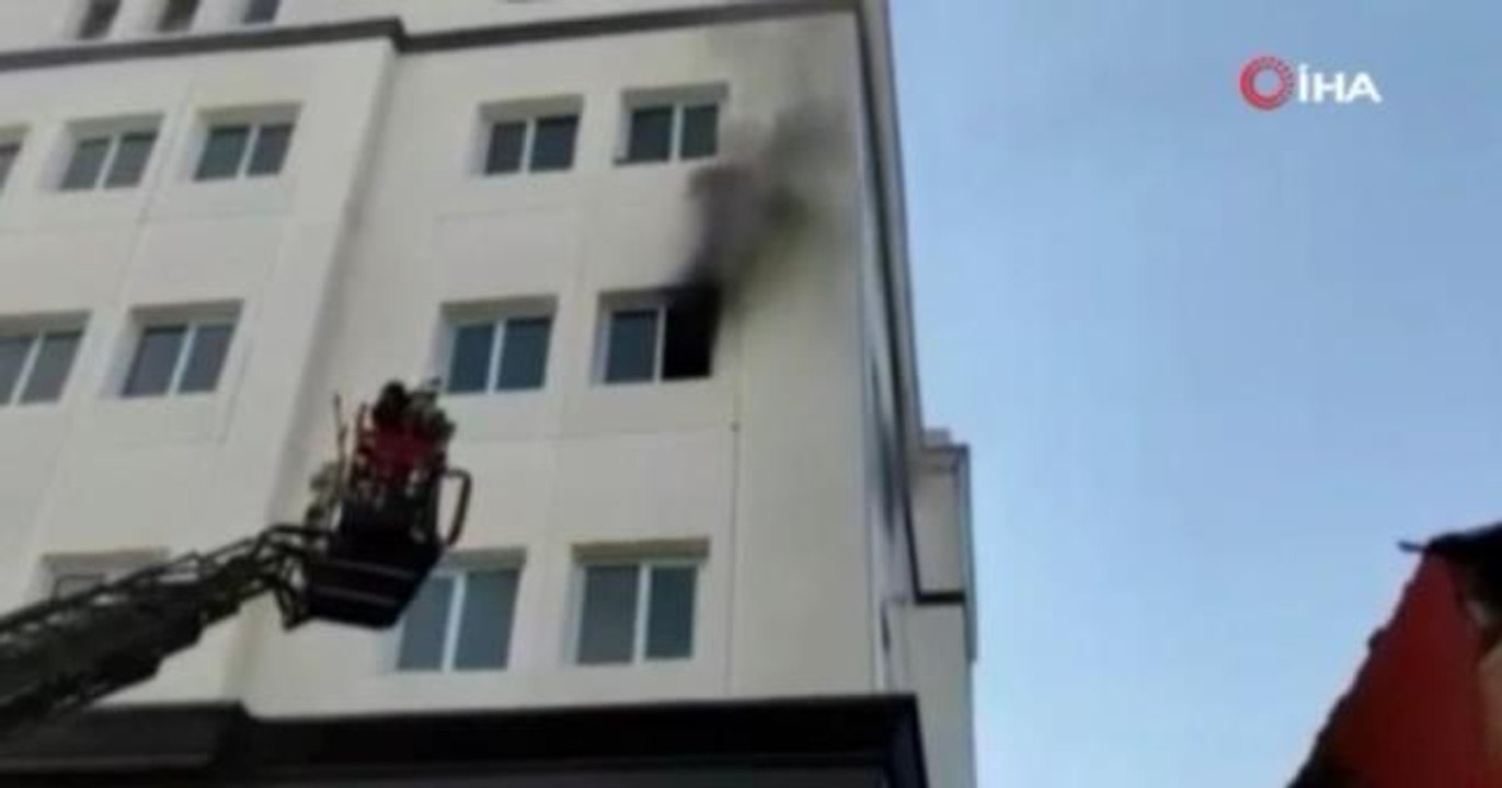 Esenler Kaymakamlık Binası'nda yangın