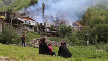 Alevleri yerleşim yerlerine sıçradığı Yusufeli ilçesinde 33 ev kullanılamaz hale geldi