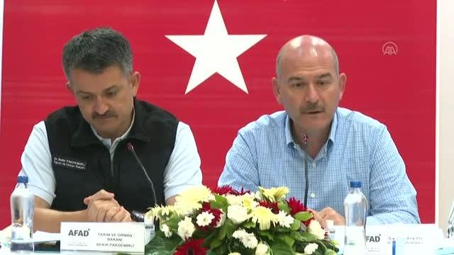 Soylu: (Orman yangınları) Burada hiç kimse siyasi ve ideolojik bir ayrılık ortaya koymadan mücadelesini devam ettiriyor