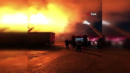 İkitelli Sanayi sitesinde korkutan yangın: 1 itfaiye eri dumandan etkilendi