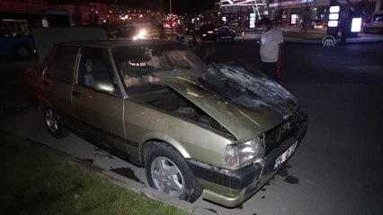 Son dakika... Hastane bahçesinde alev alan otomobil kullanılamaz hale geldi