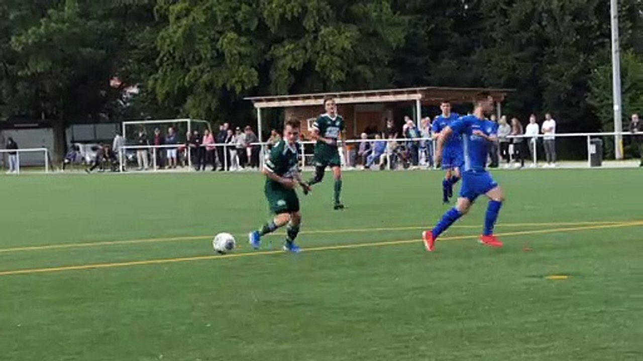 Das 2:0 durch Rafael Bauer (FC Grone) gegen Bilshausen