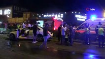 İzmir'de karşı yola giren polis aracı otomobille çarpıştı: 1 şehit, 1'i polis 4 yaralı