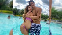 Cristina Hurtado lució su embarazo en bikini junto a su hijo Juan José