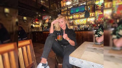 Sara Uribe enamora bailando con tan solo una blusa ancha