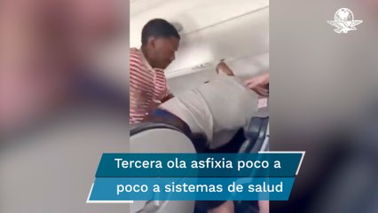 En pleno vuelo, pasajeros convierten avión en ring y pelean a golpes