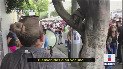 Hacen proselitismo a favor del presidente y Claudia Sheinbaum en vacunación Prepa 9