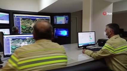 Yangınlarla mücadele, mobil yangın yönetim aracından koordine ediliyor