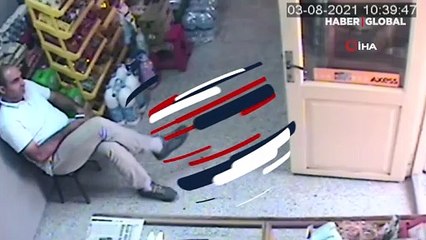 Film gibi tesadüf kamerada! Yoldan fırladı, yanına çarptı