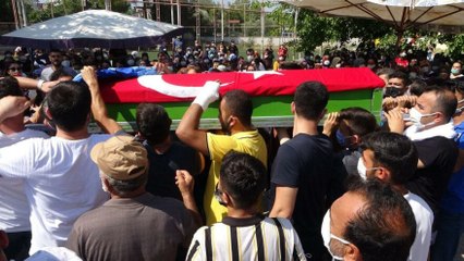 Azra Gülendam Haytaoğlu son yolculuğuna uğurlandı
