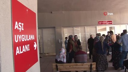 Yaş düştükçe aşılama oranı da düşüyor