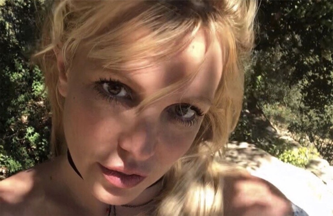 Oops! Britney Spears gets locked in bathroom at 2am