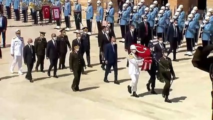 Erdoğan ve YAŞ üyeleri Anıtkabir'de