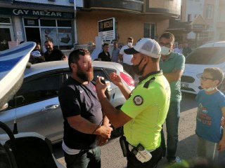 Park halindeki araçlara çarpan sürücü "Benim devlete hiçbir sıkıntım yok, alkollüyüm"