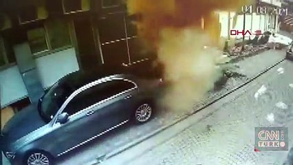 Elektrik kabloları bomba gibi patladı