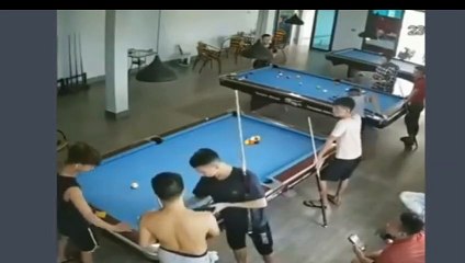 Kejadian lucu saat berolahraga. Tahan tawa