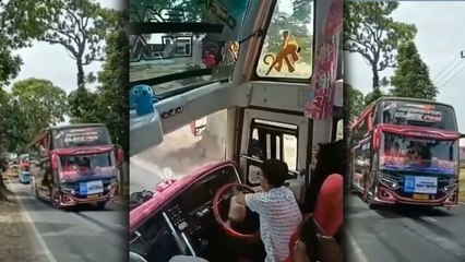 Aksi Bus Ugal-Ugalan di jalan Membahayakan Penumpang