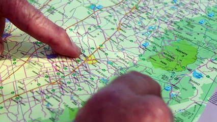 Californie : dans les vergers desséchés, un sourcier à la recherche d'eau