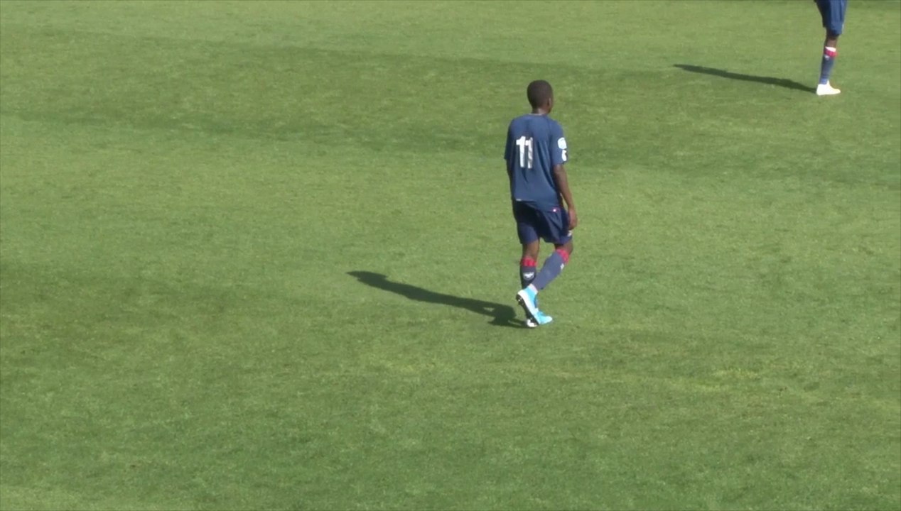 Zeidane Inoussa signe son premier contrat professionnel avec le SMCaen jusqu'en 2024