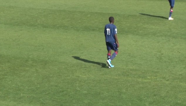 Zeidane Inoussa signe son premier contrat professionnel avec le SMCaen jusqu'en 2024