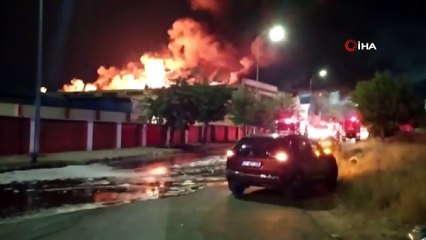 Boya fabrikasında korkutan yangın