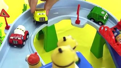 Minions und Spielzeugautos - Lustiges Video für Kinder in deutsch
