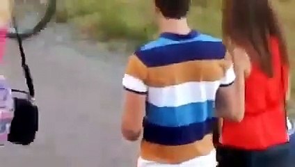 Малолетка исполняет по полной программе!