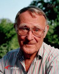 أثرياء يمتلكون سيارات قديمة