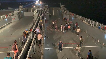 Son dakika! Milli Savunma Bakanlığı: Deniz Kuvvetleri Komutanlığımıza ait çıkarma gemilerimizle tahliye başladı