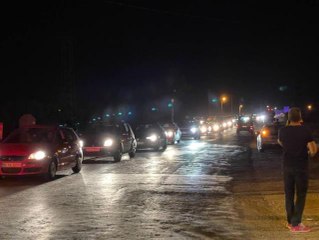 Termik santral yangını nedeniyle tahliye edilen Ören'de uzun araç kuyrukları oluştu