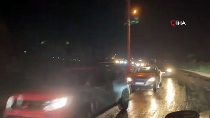 Boşaltılan Ören'de uzun araç kuyrukları oluştu