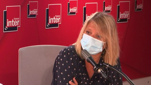Karine Lacombe : Le variant delta est extrêmement contagieux, il a acquis des capacités de contamination élevées. Mais on arrive à en maîtriser la diffusion par la vaccination, elle permet de diminuer les hospitalisations et le risque de décès.