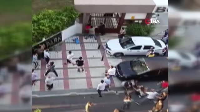 Bağcılar'da çocukların kavgasına büyükler de karışınca ortalık karıştı