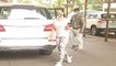 Kim Sharma With Boyfriend Leander Paes & Mom Snapped Outside Lilavati Hospital