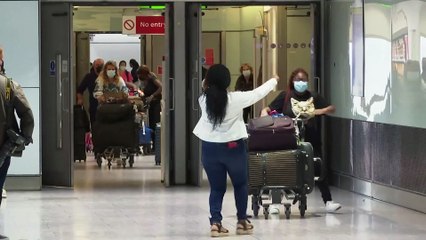 Великобритания отменила карантин для вакцинированных французов