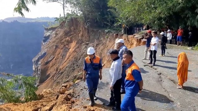 Tanah Longsor di Bogor, 17 Kepala Keluarga Dievakuasi