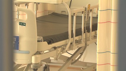 한 달째 천 명대에 위중증 급증...곳곳 병상 부족 / YTN