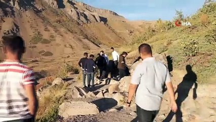 Hastalar Nemrut Dağı’ndaki buhar bacalarında şifa arıyor