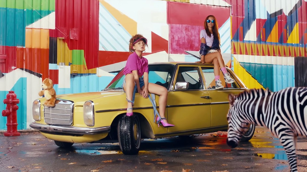 İrem Derici Ben Tek Siz Hepiniz