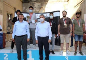 Satranç turnuvasında dereceye girenler ödüllendirildi