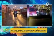 Surco: asaltan a balazos un auto en medio del tráfico en avenida Tomás Marsano