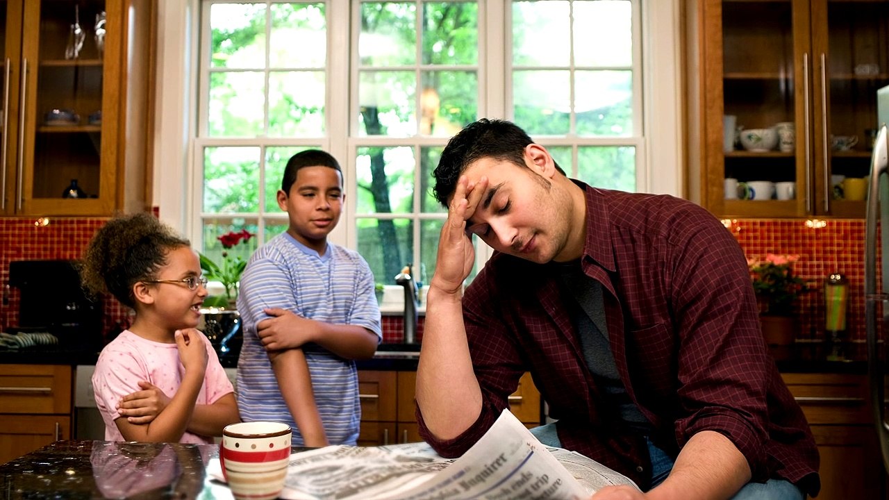 DARUM leiden ungeliebte Kinder ein Leben lang!