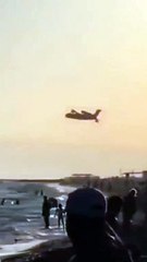 طائرة روسية عملاقة لاطفاء الحرائق بتركيا كيف تستطيع ملئ المياه من البحر (انه العلم)