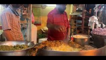 Egg Bhurji and Bun Burger made with 100 Anda Eggs in Karachi Pakistan Street Food