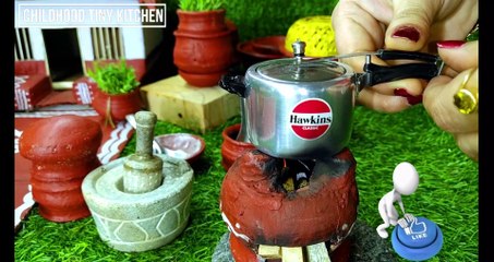 #aloo#samosa#recipe#cooking#tinykitchen H0W TO MAKE MINI SAMOSA||VILLAGE COOKING||