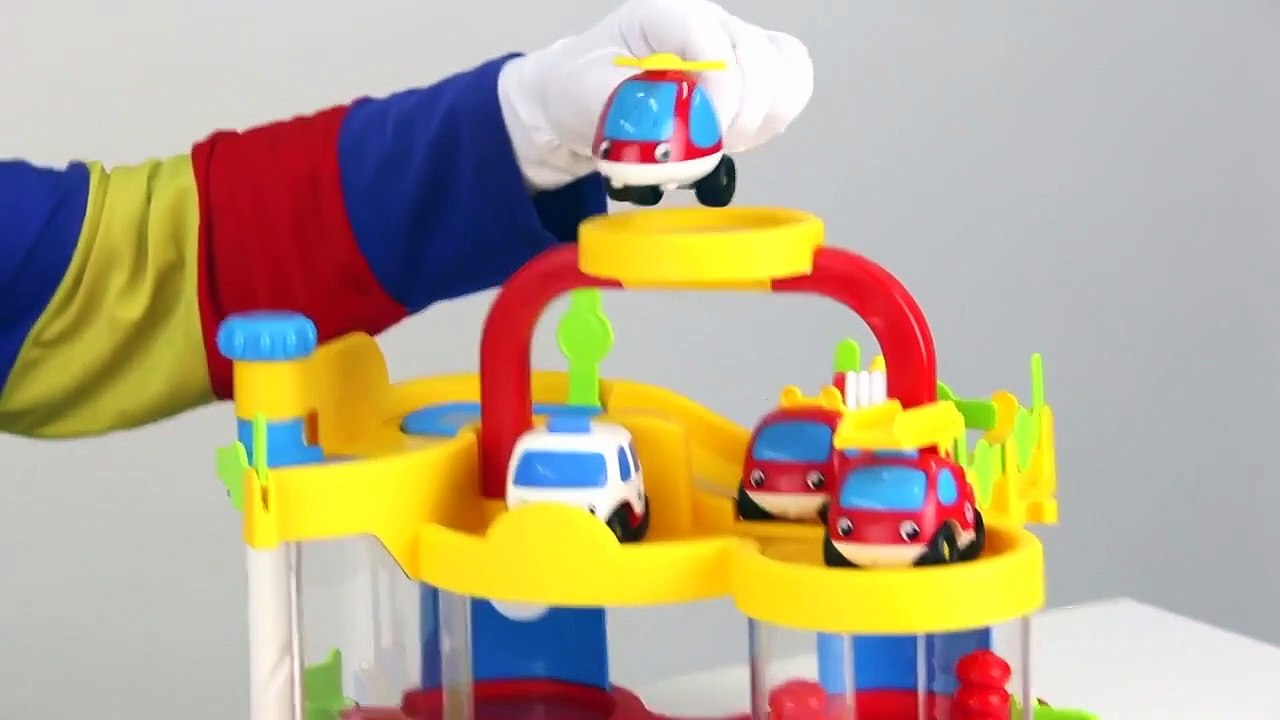 Alarm! Einsatz für das kleine Spielzeug Rettungsteam und Dima dem Clown - Deutsch