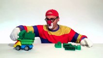 Dima der lustige clown! Wir bauen einen gefährlichen T-Rex - Kindervideo