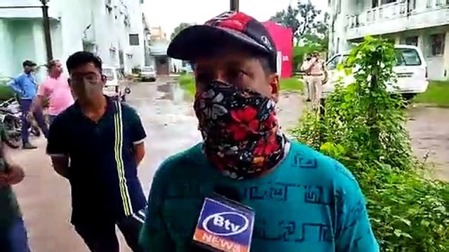 बच्ची समेत 3 जिन्दा जले, आधी रात घर में लगी भयंकर आग - देखें वीडियो