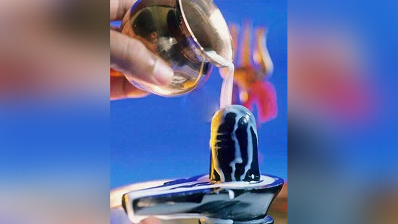 Sawan Shivratri 2021: सावन शिवरात्रि पर 5 मंत्र जाप से जरूर करें अभिषेक | Boldsky